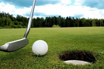 Lincoln Golf Centre: 18 Holes For Two With 90 Range Balls Each for £13.50 (60% Off)