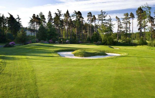 18 Holes for TWO at Slaley Hall Golf Resort. Plus a BONUS Sleeve of Titleist Balls per pair